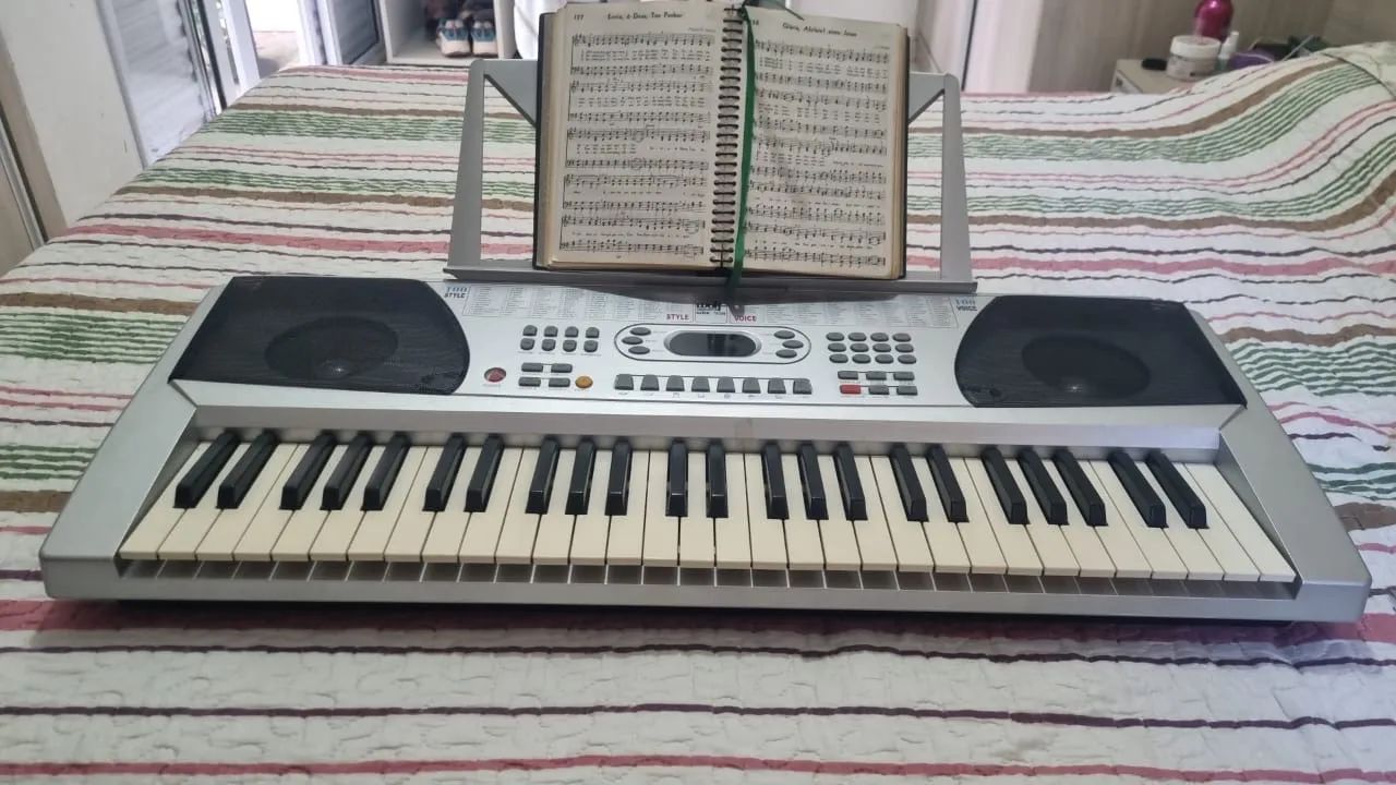 Vende-se teclado Funkey 54