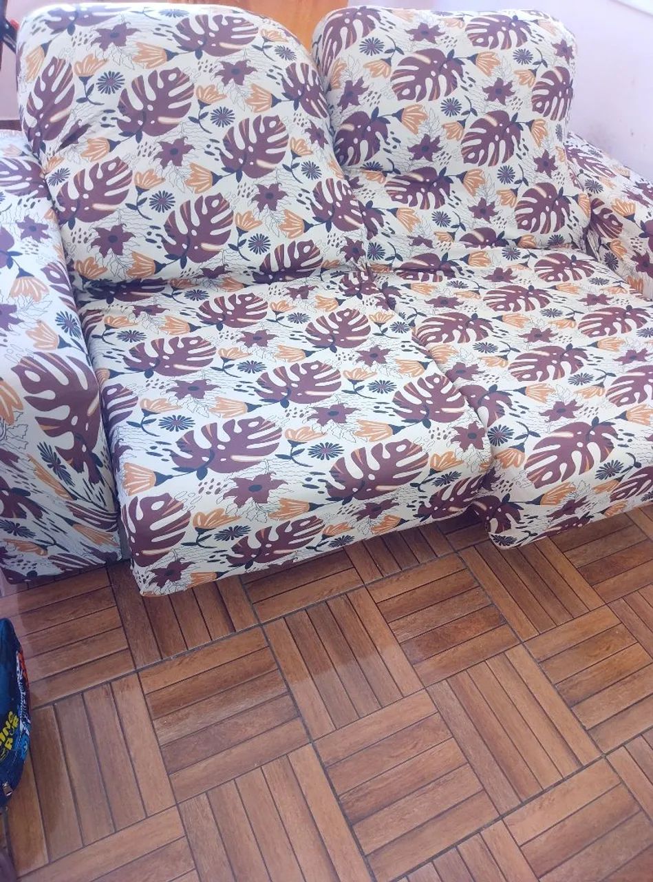 Sofá e violão 
