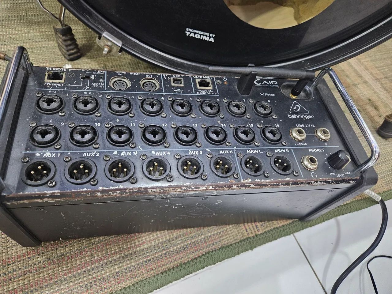 Behringer X Air XR18