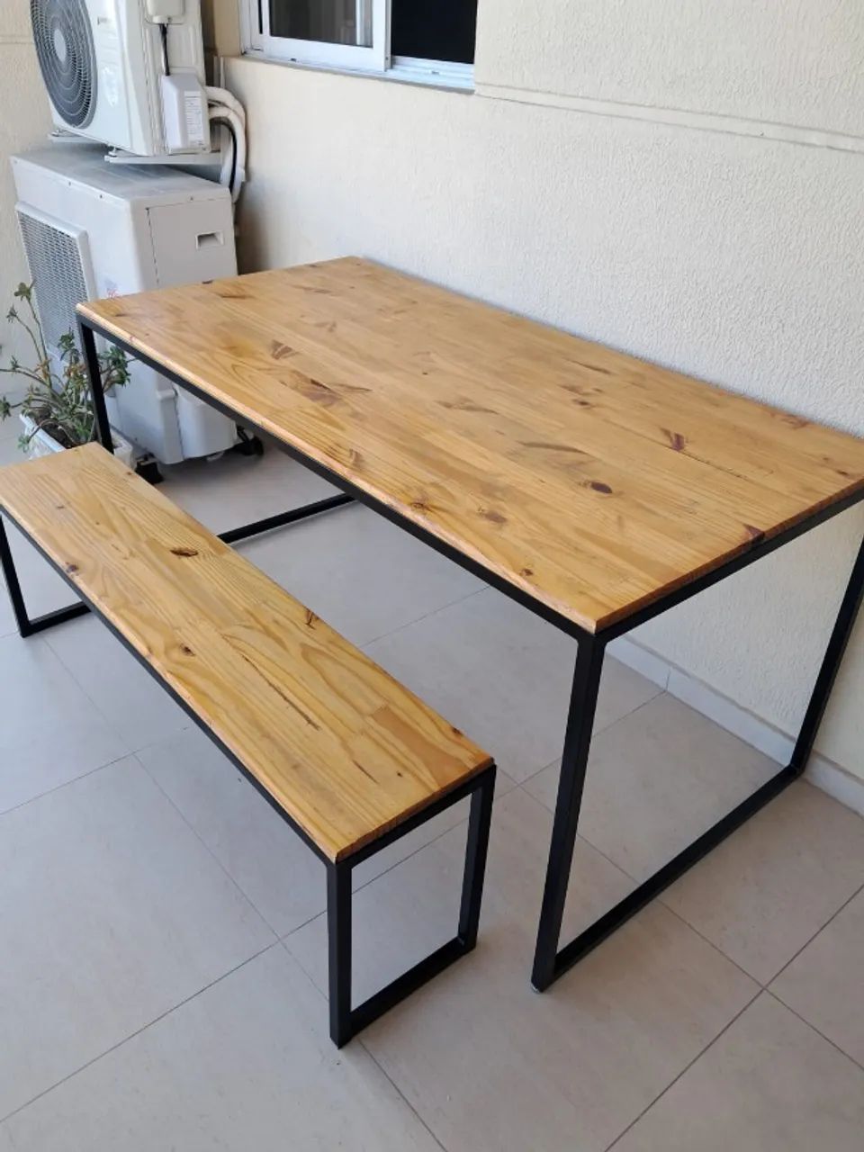 Mesa de jantar com banco - Foto 2