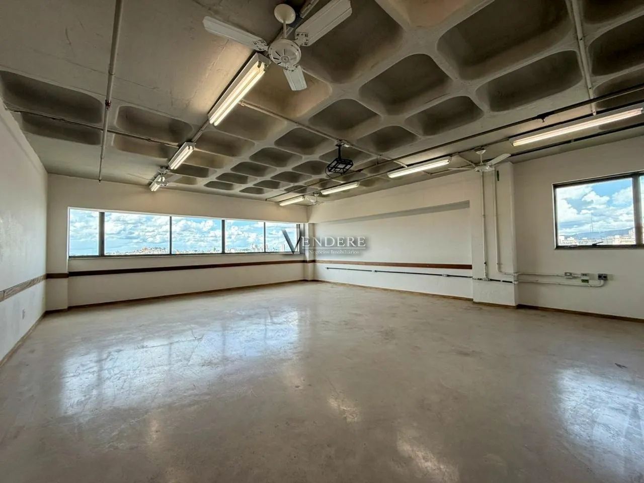 Andar comercial com 578m² em vão livre - Foto 2