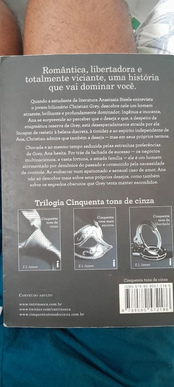 Livro Cinquenta Tons De Cinza - Foto 2