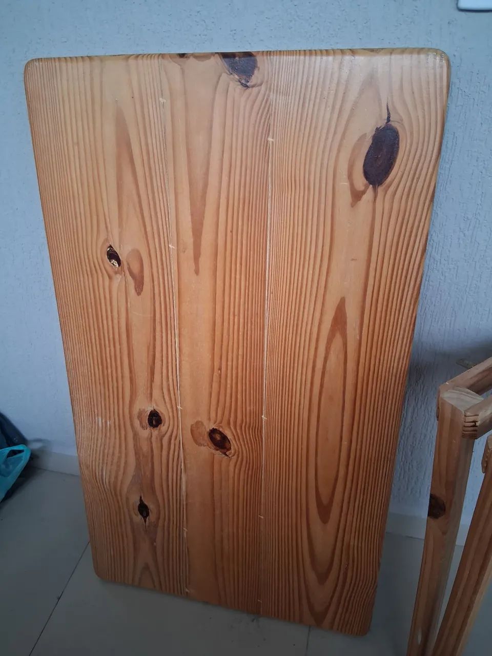 Mesa de madeira maciça 1,20 X 0,70 ( NOVA )