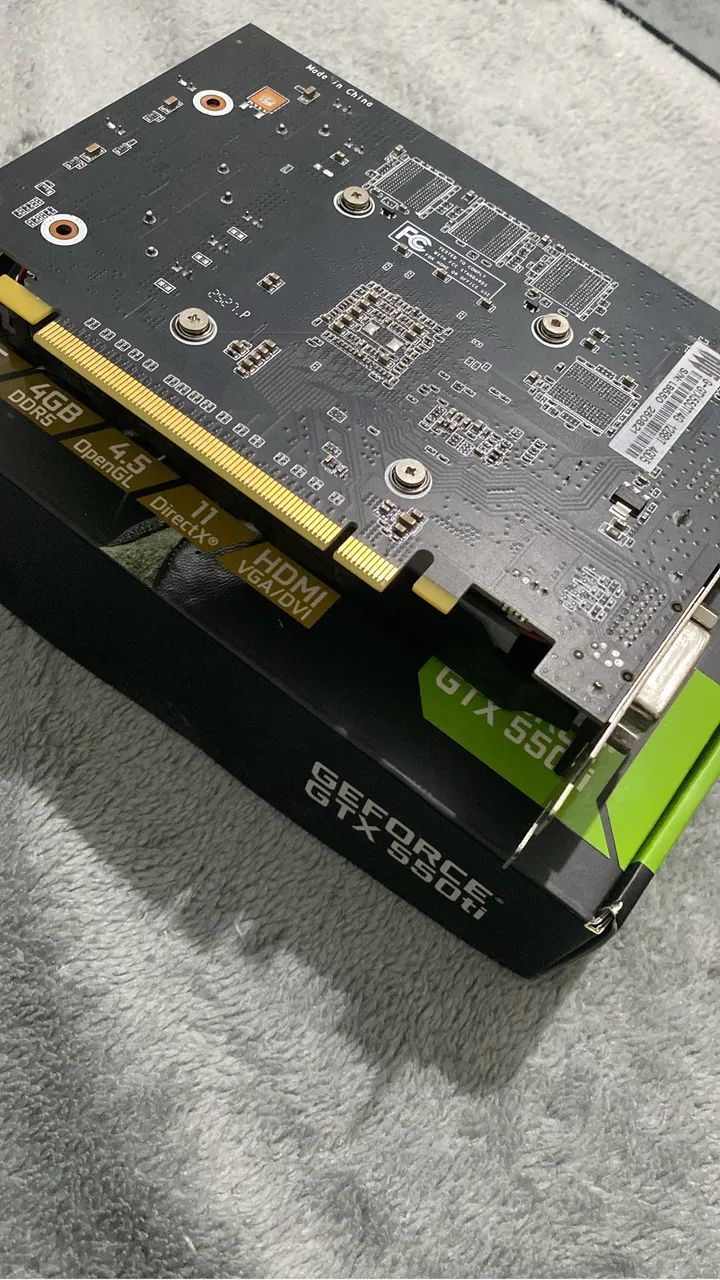Placa de video Gtx 550Ti 4gb
