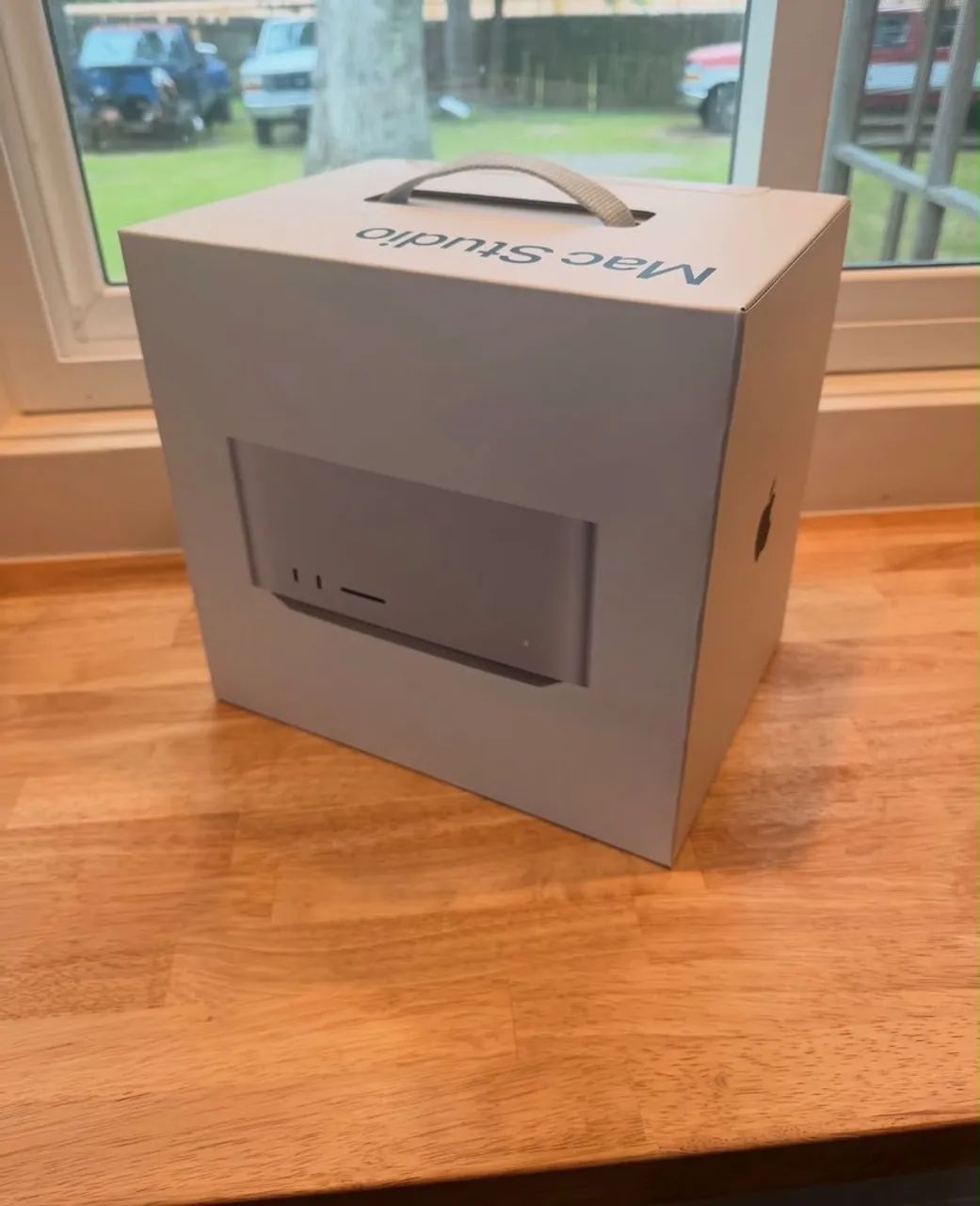 Mac Studio  M5 Ultra 30-core CPU / 64-core GPU