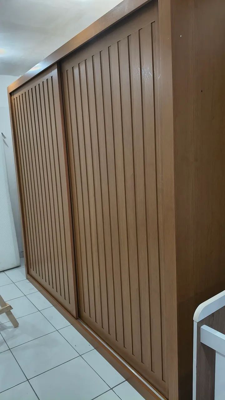 Guarda Roupa Casal com 2 portas de correr