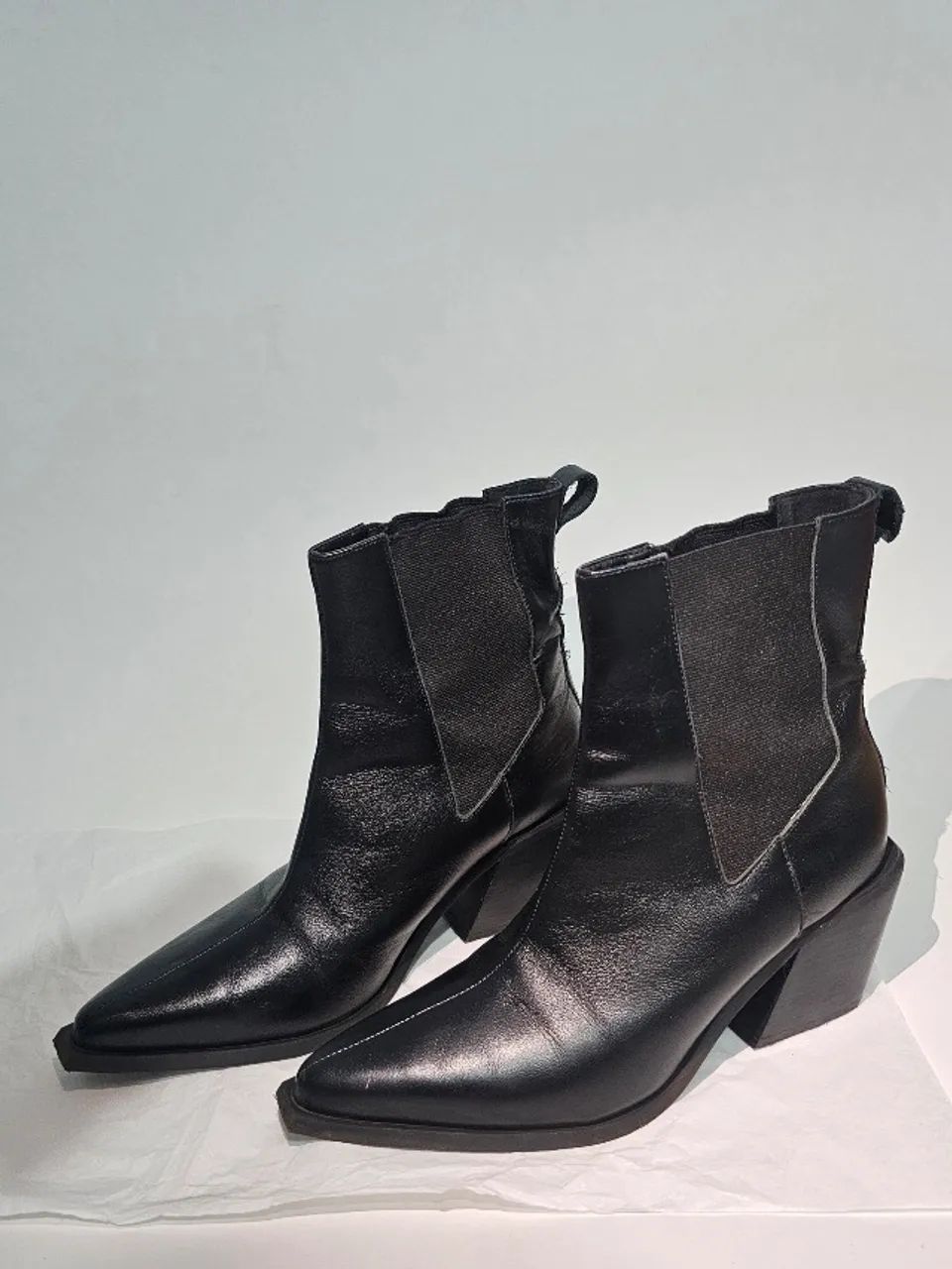 Bota de couro n37 - Foto 2