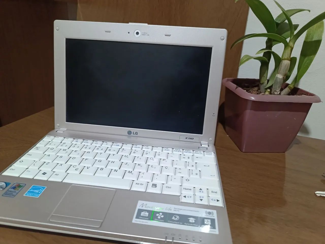 netbook LG X110 branco de 10 polegadas