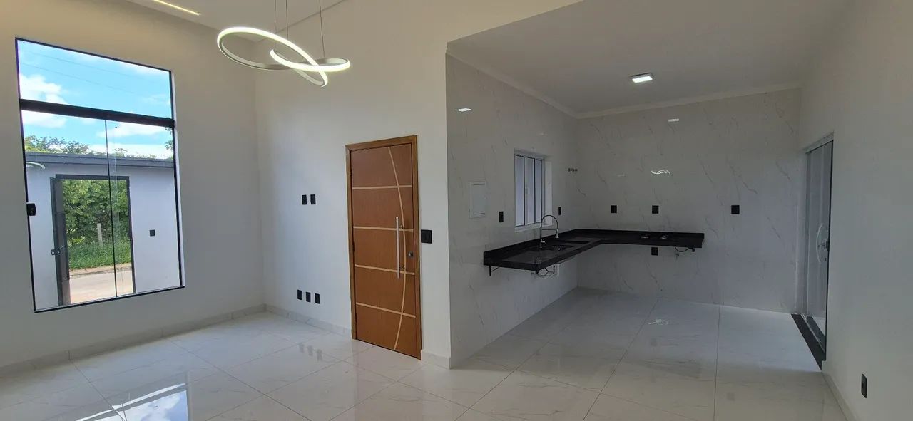 EXCELENTE CASA COM ACABAMENTO PREMIUM  - Foto 3