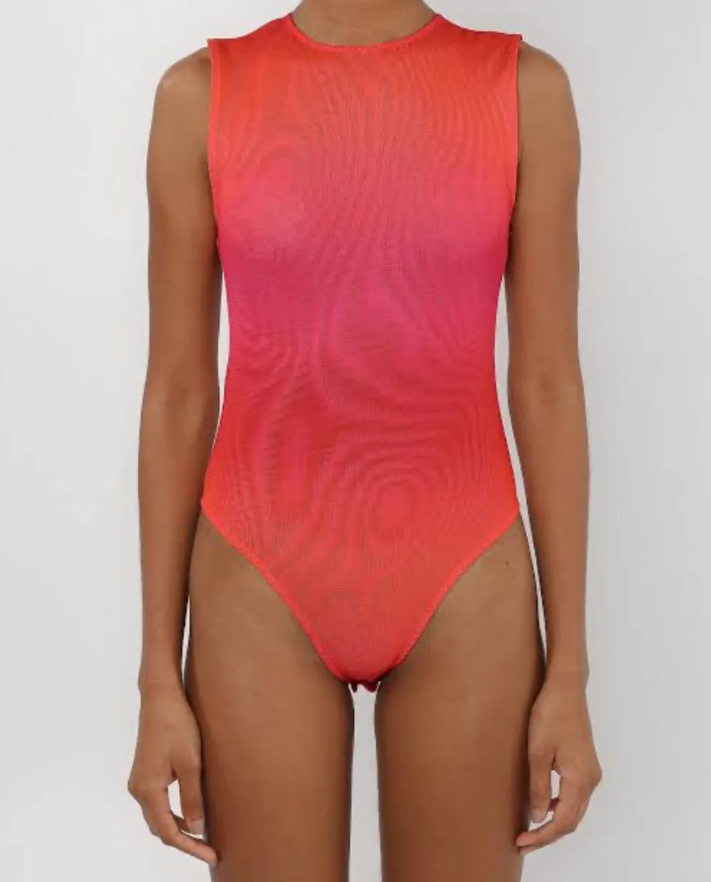 Body degradê gola redonda em tule rosa  Pool G