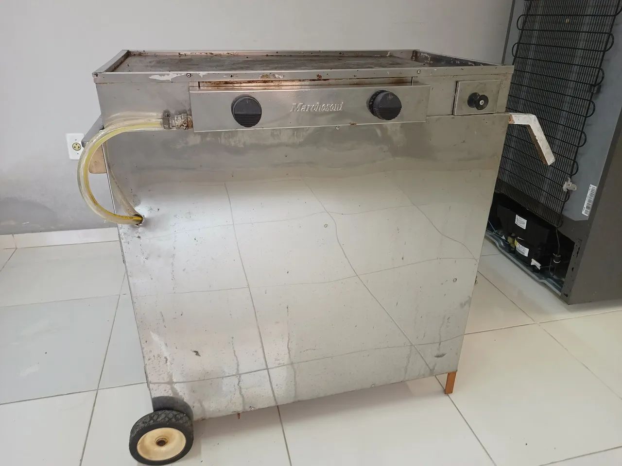 Vendo carrinho de inox com chapa de ferro fundido para churrasco e lanche