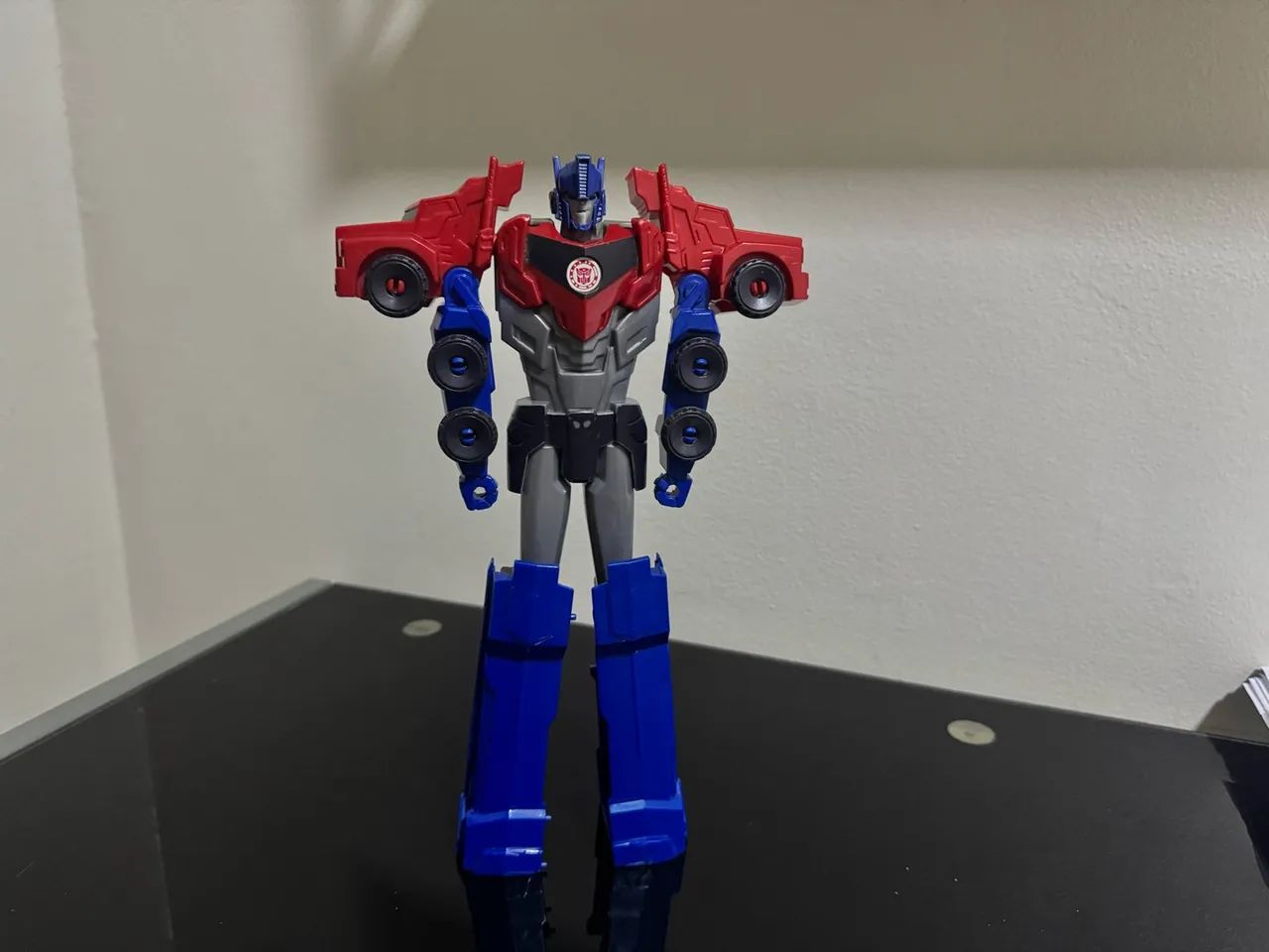 Brinquedos transformers que viram carro/boneco - Foto 2