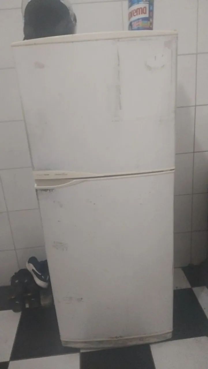 Vende-se geladeira 