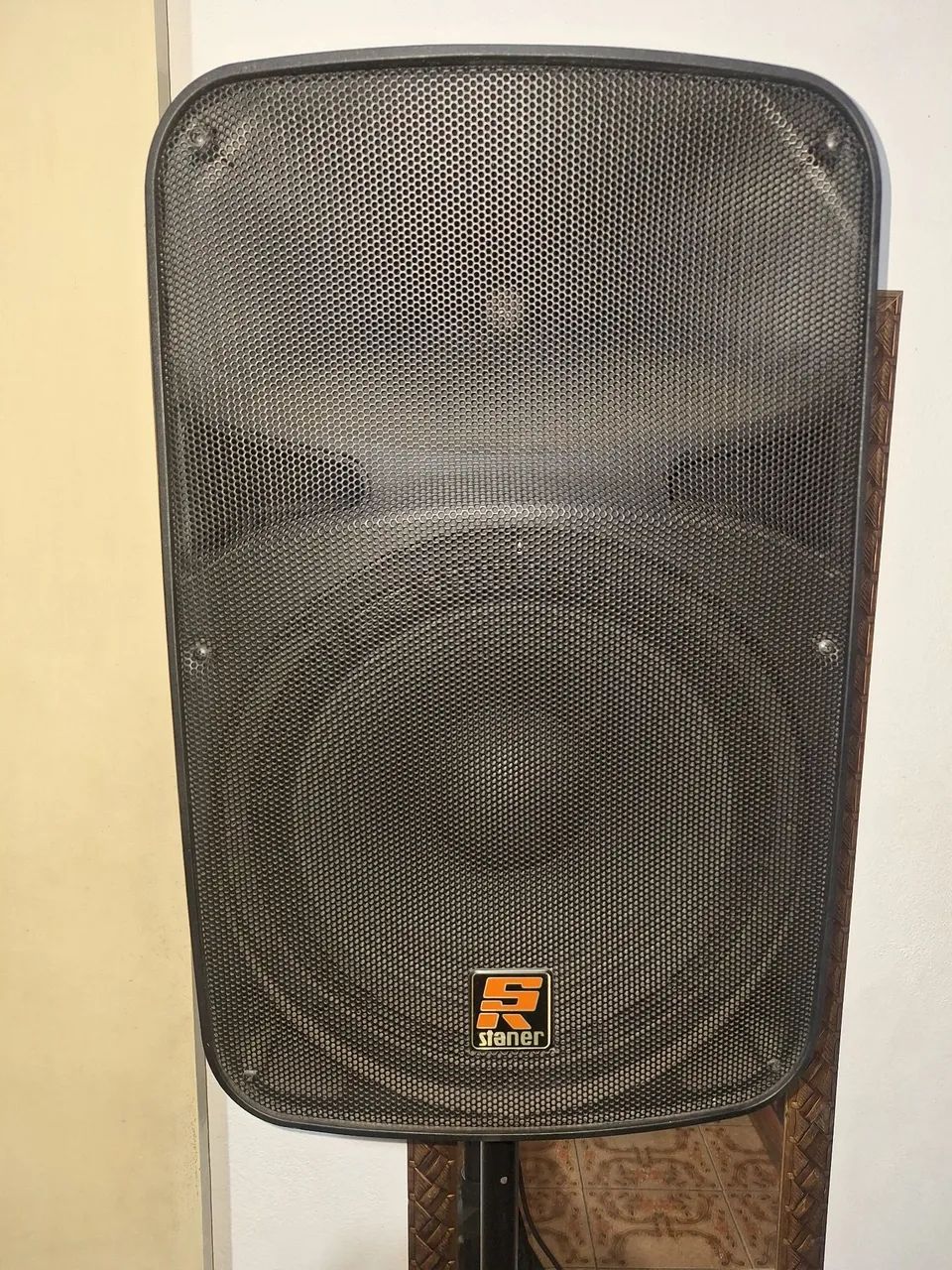 Caixa ativa stanner sr315a 