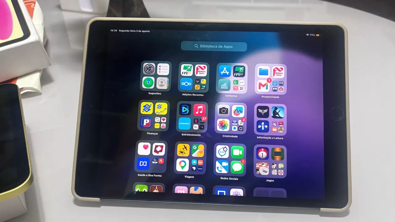 iPad 7ª Geração 128GB Wi-Fi + Cellular (Com Nota Fiscal e Acessórios) - Foto 2