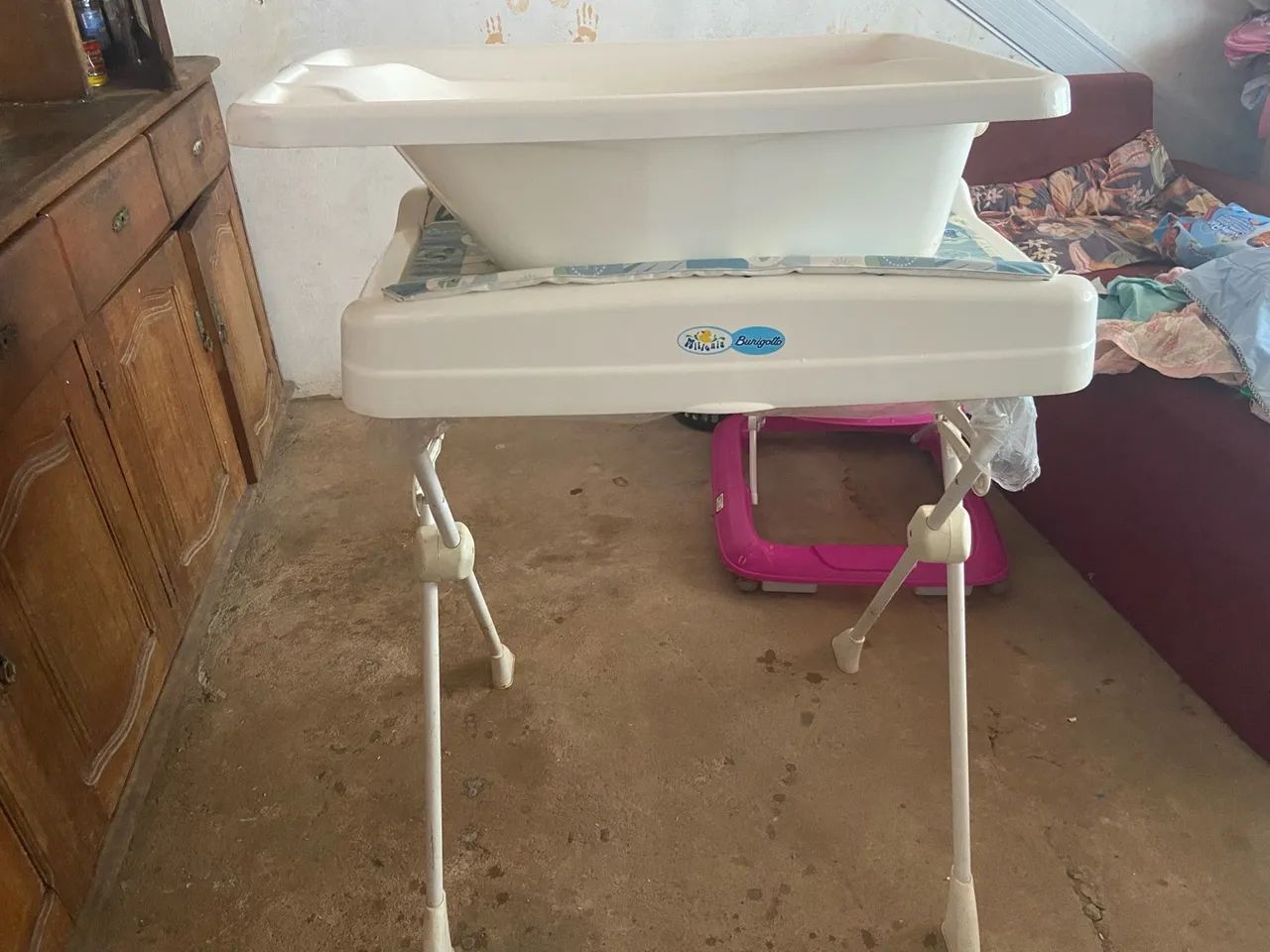 Trocador com banheira e cadeira de alimentação  - Foto 3
