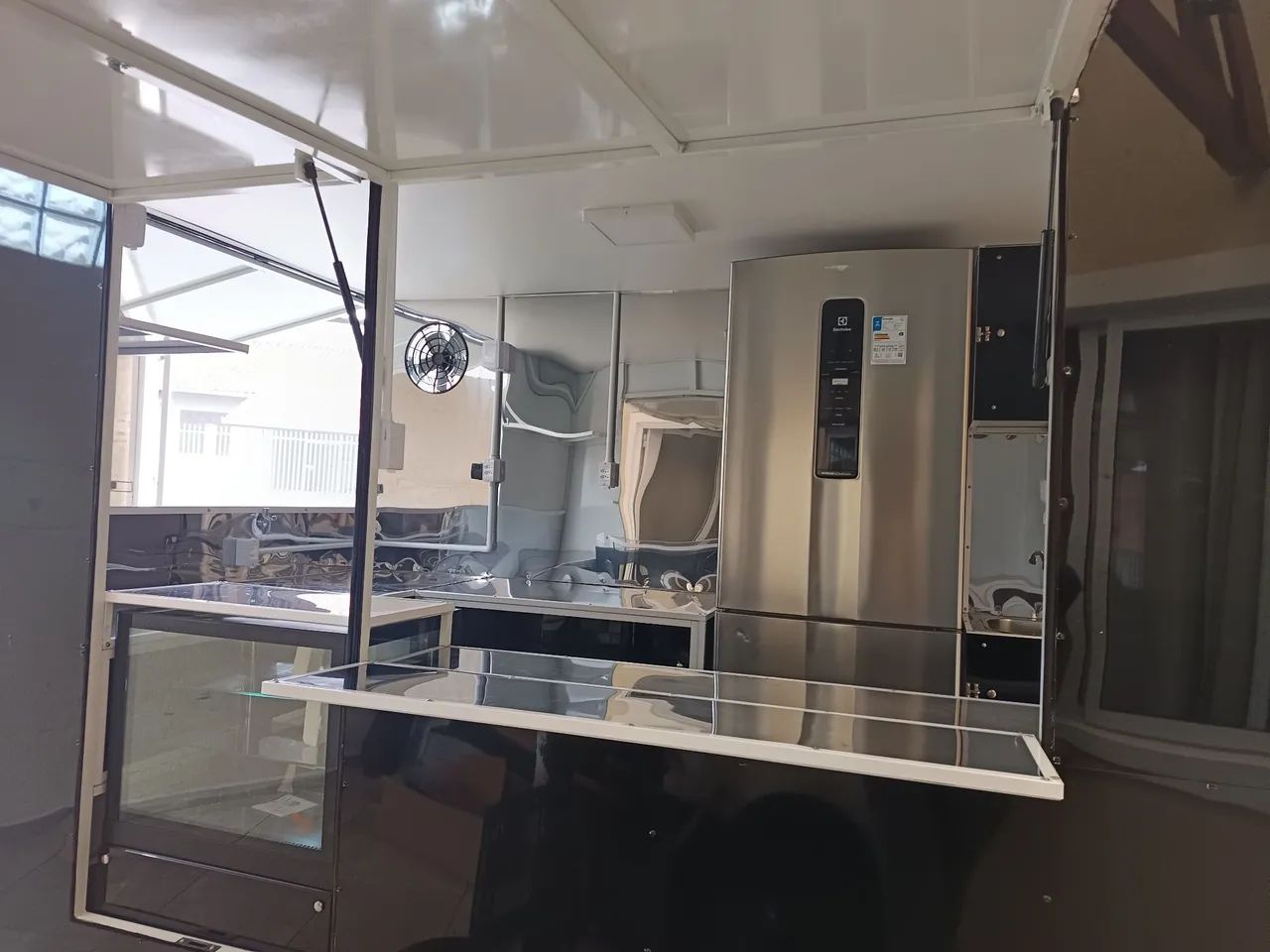 Trailer novo com vitrine refrigerada  - Foto 4