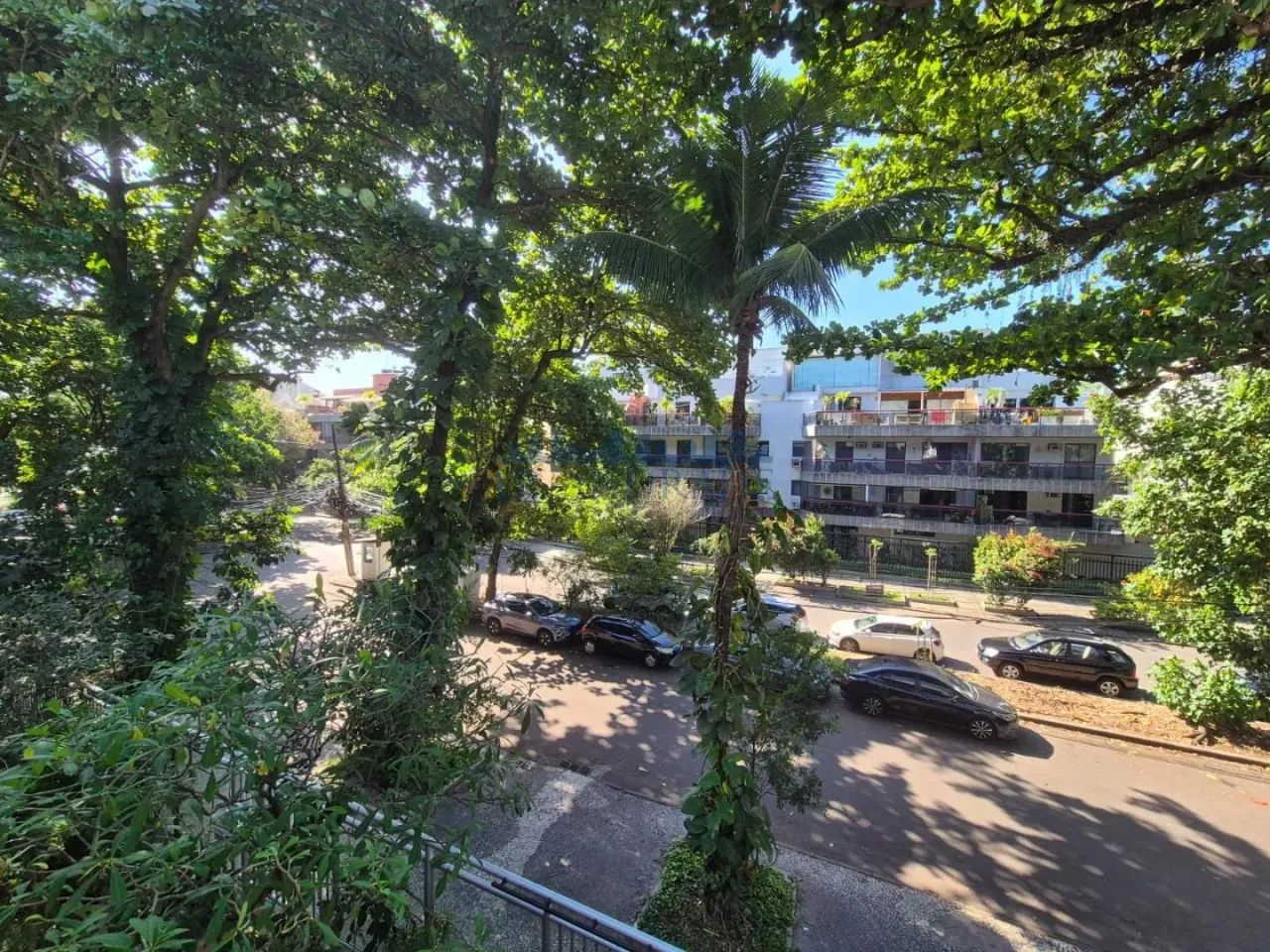 Excelente apartamento em localização privilegiada com 130m, 2º andar, 3 quartos - Foto 2