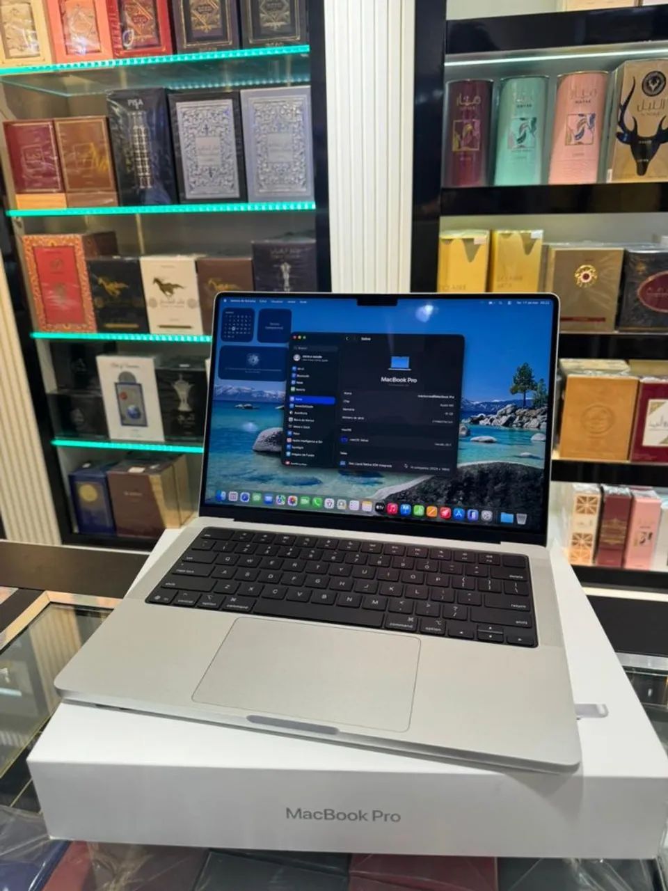 MacBook本体 M5 MacBook Pro 512GB Macbook Apple Macbook Intel Core m5 8GB de RAM SSD 512 GB Tela de