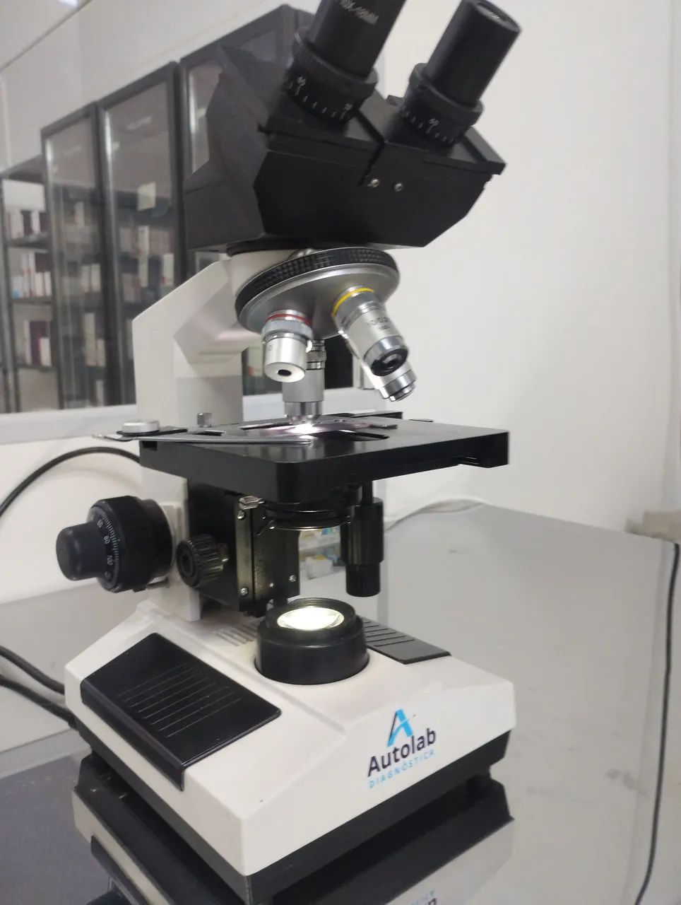 Microscópio semi novo 