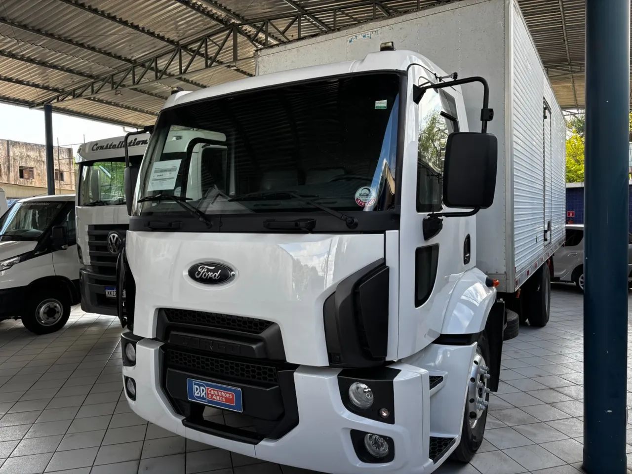 Ford Cargo 1319 2013 Baú 7,00m Extra - Foto 4