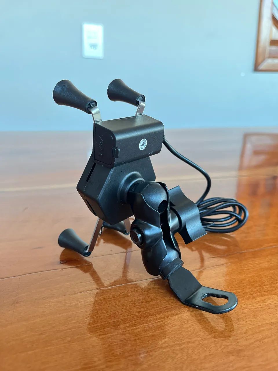 Suporte de Celular para Moto com Carregador USB - Foto 2