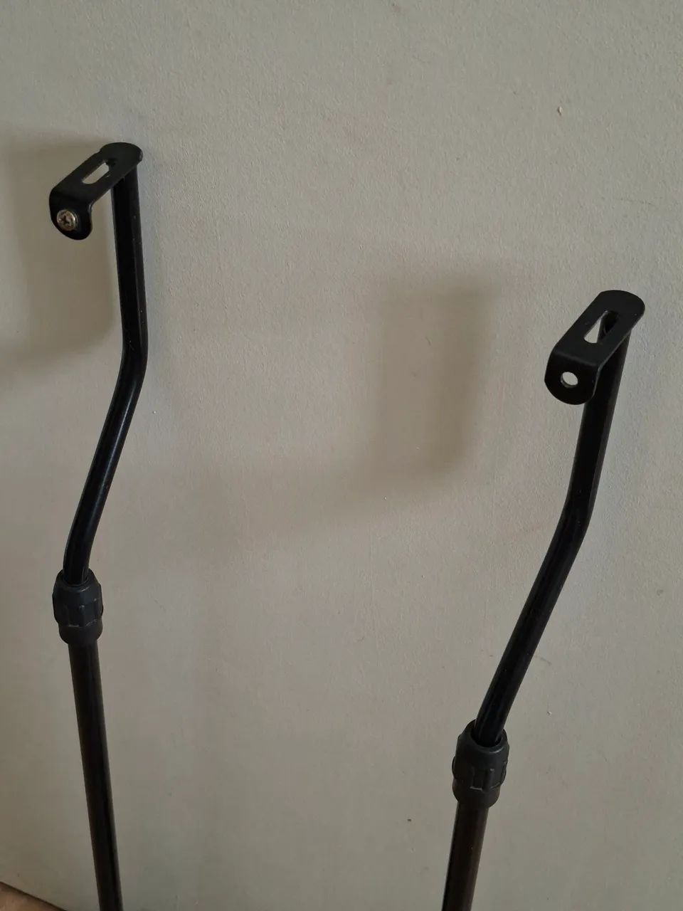 PAR DE PEDESTAL PARA CAIXAS DE HOME THEATER BASE TRIANGULAR - Foto 3