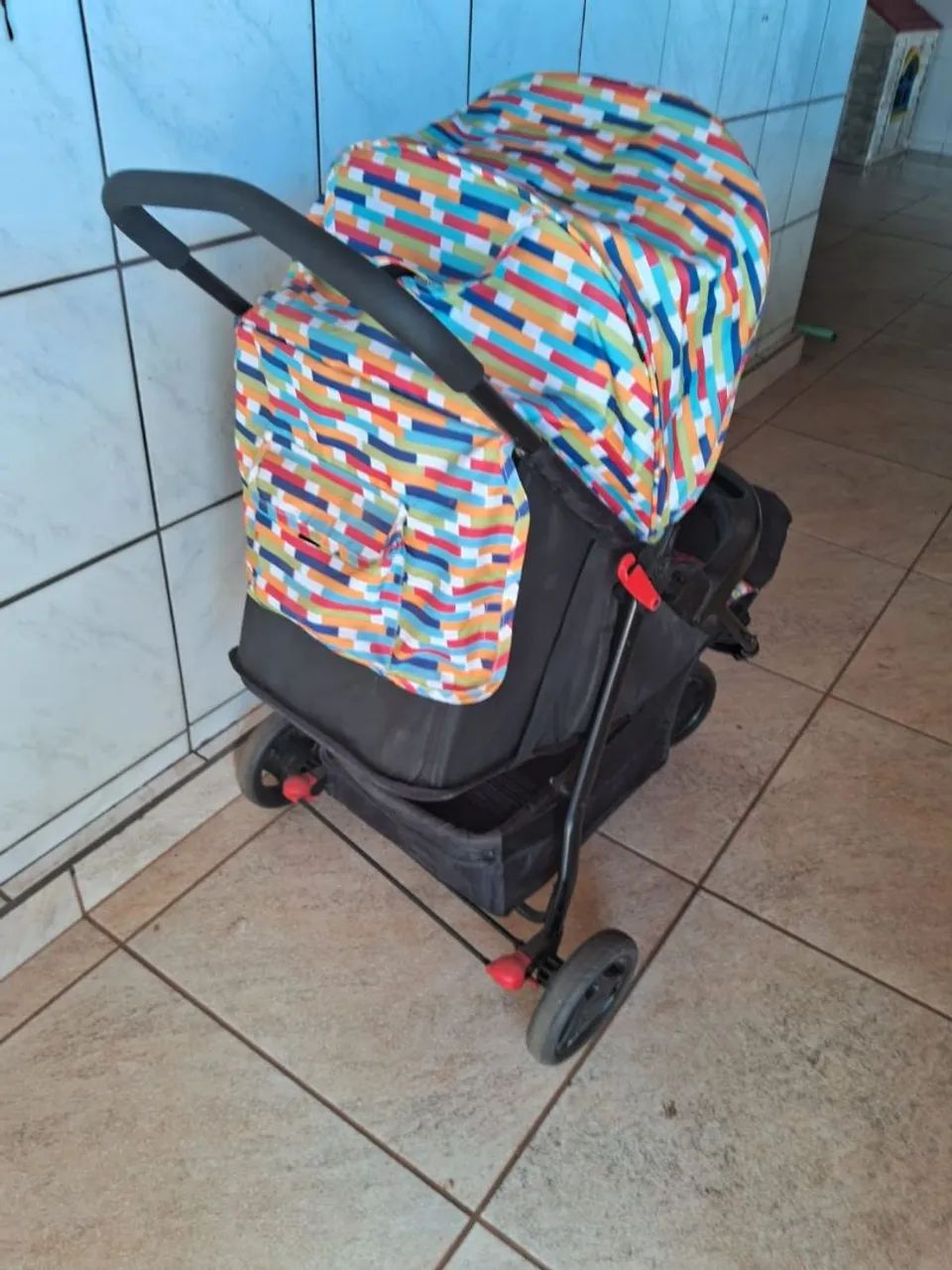 Por. 350. -  Carrinho de bebê  - Foto 2