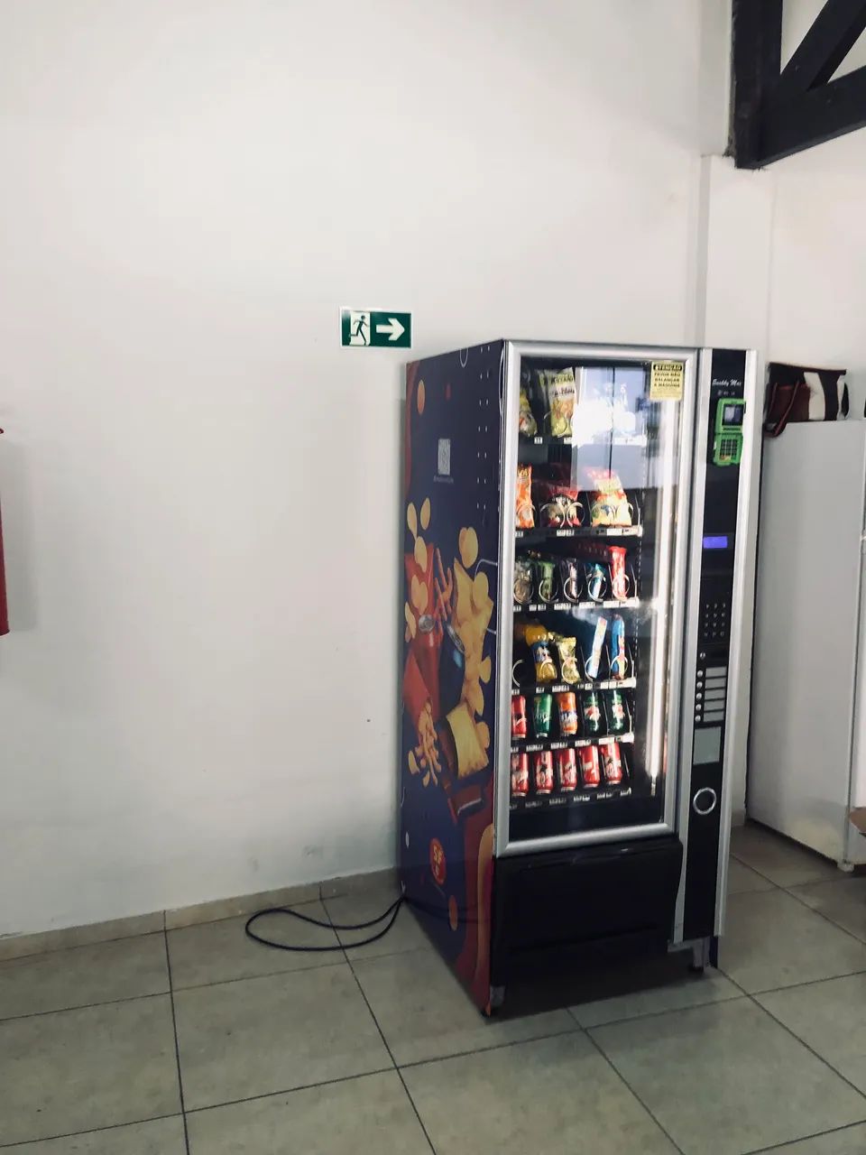 Vending machine / máquina de vendas automática/ snacks