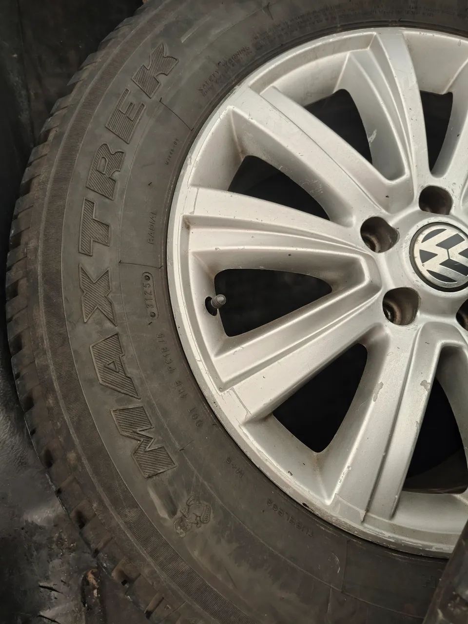 Rodas 18  Amarok novas com 4 pneus zero - Foto 4