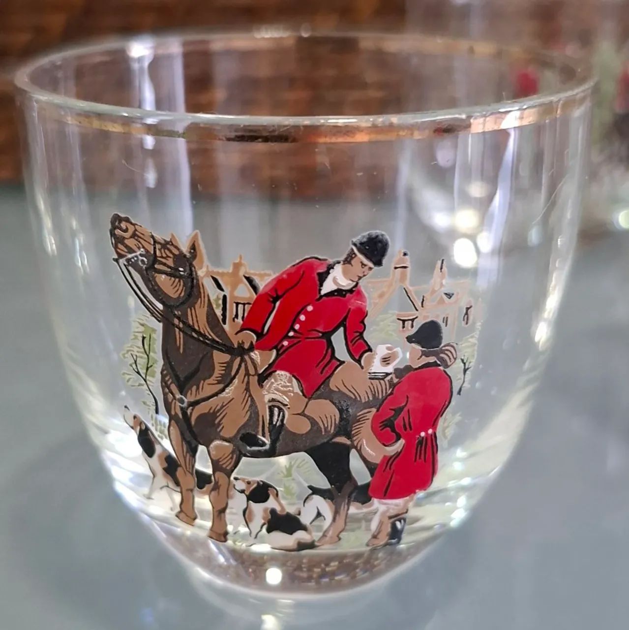Copos de licor antigos ilustrados a mão  - Foto 4