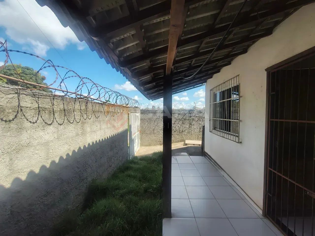 CASA LINEAR COM 2 QUARTOS   SÃO FRANCICO JACARAÍPE.
