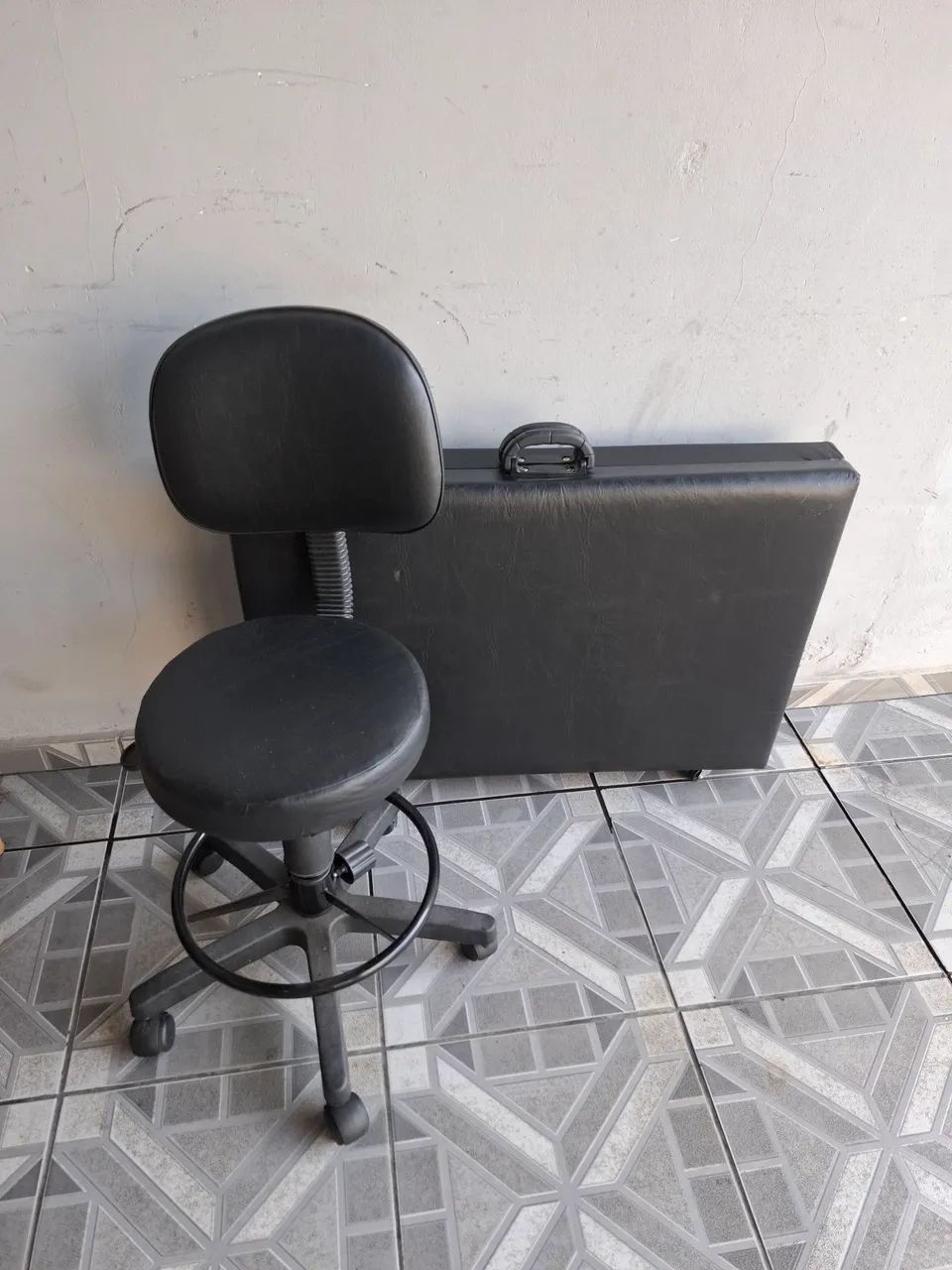 Vende se maca maleta e mocho. - Foto 2