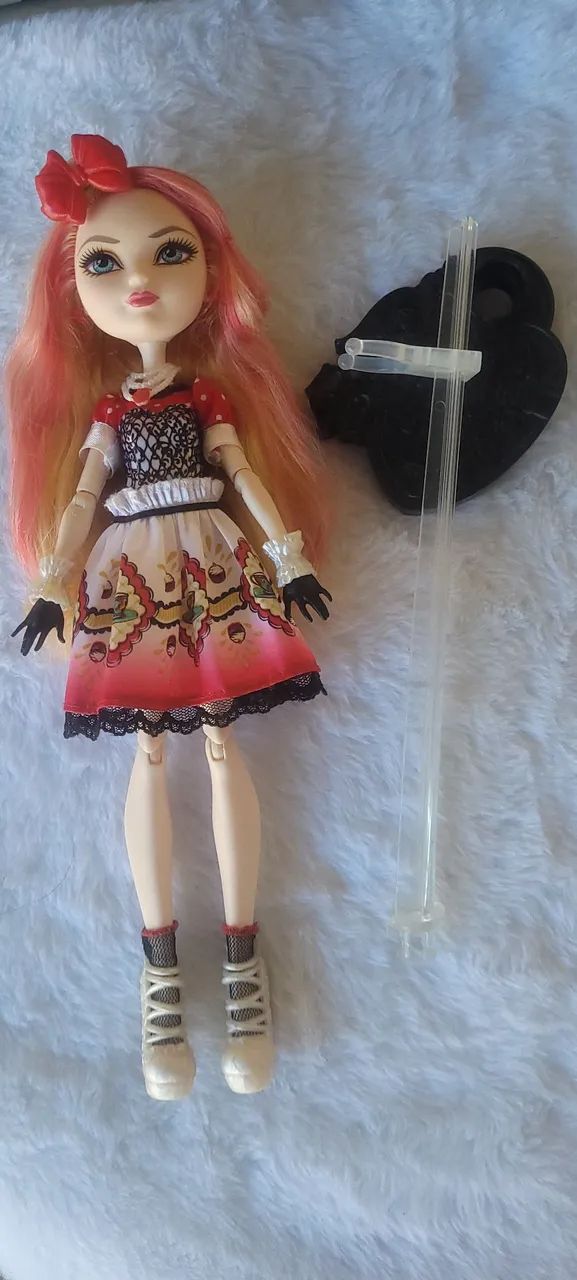 Boneca Ever After High Apple hat tastic party