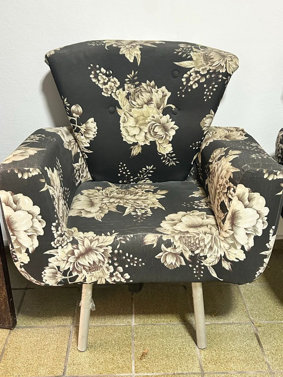 Par de poltronas estampadas - R$250,00 - Foto 3