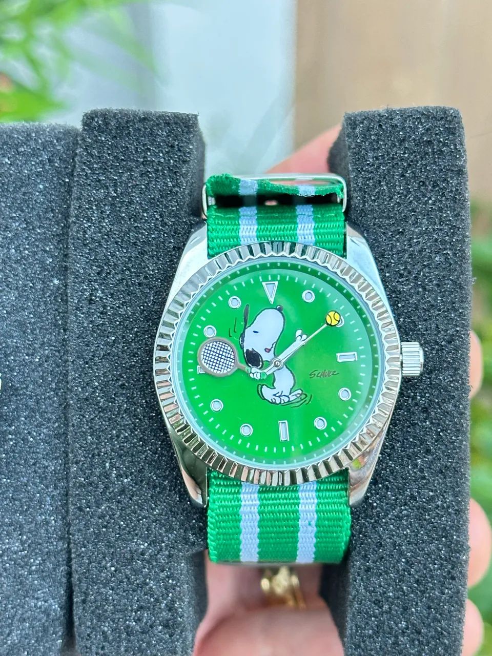 Relógio Snoopy verde novo