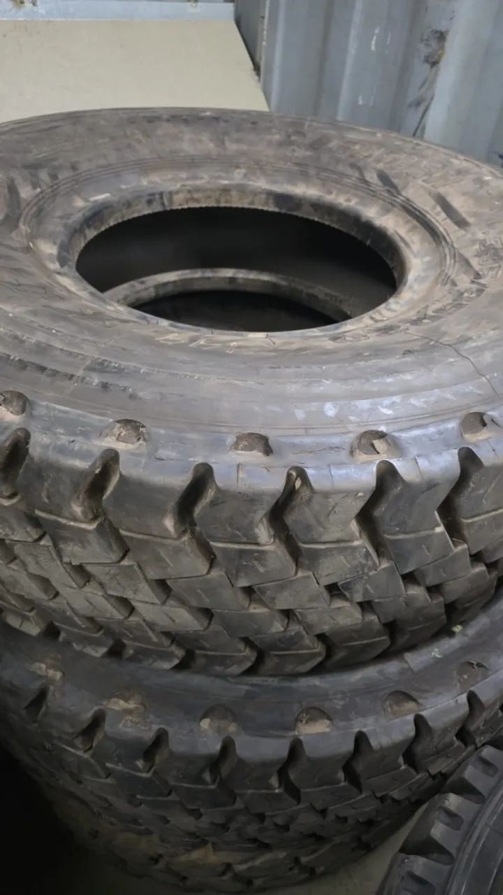Pneus 395/85/R20 MICHELIM