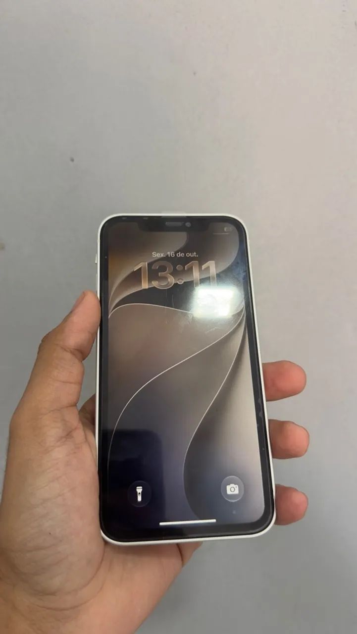 Vendo iPhone 11 na carcaça do 17 pro  - Foto 4