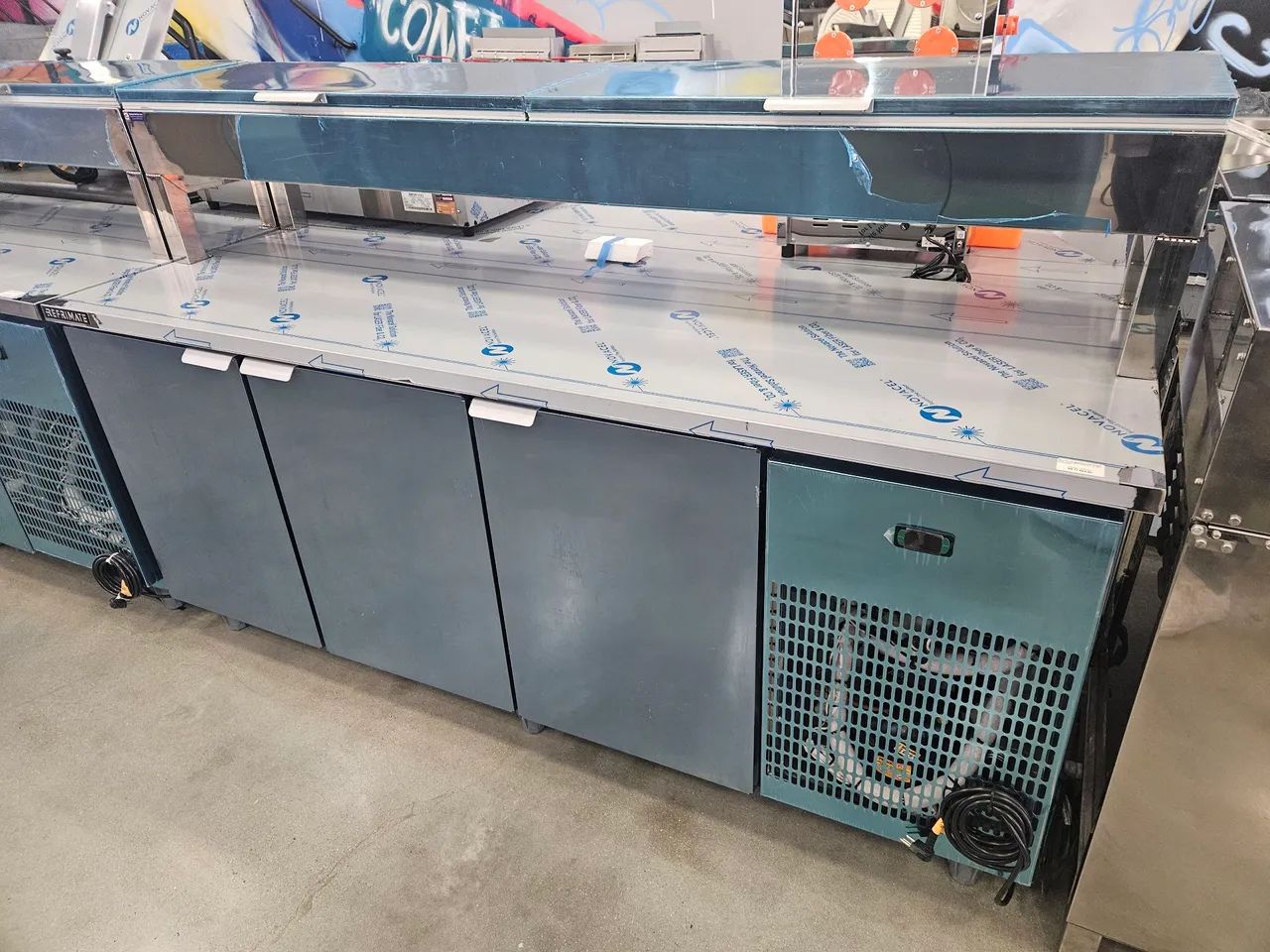 balcão condimenteiro refrigerado de inox 2m