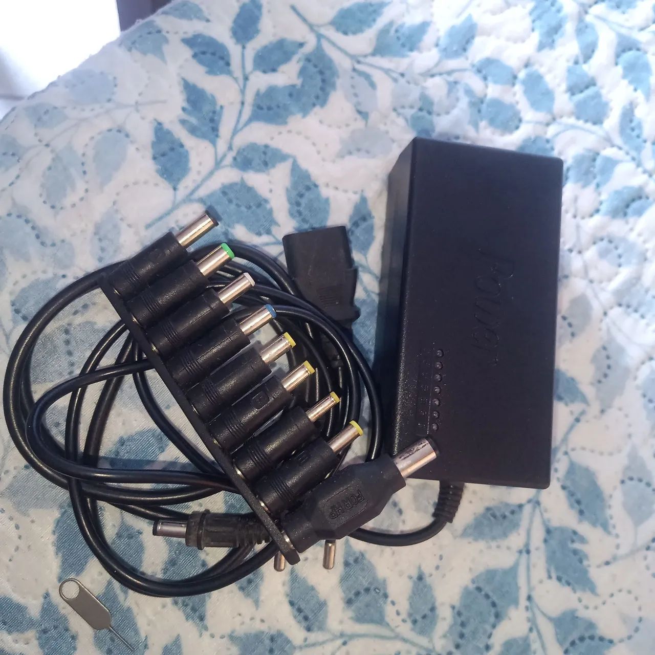 Carregador universal para notebook 