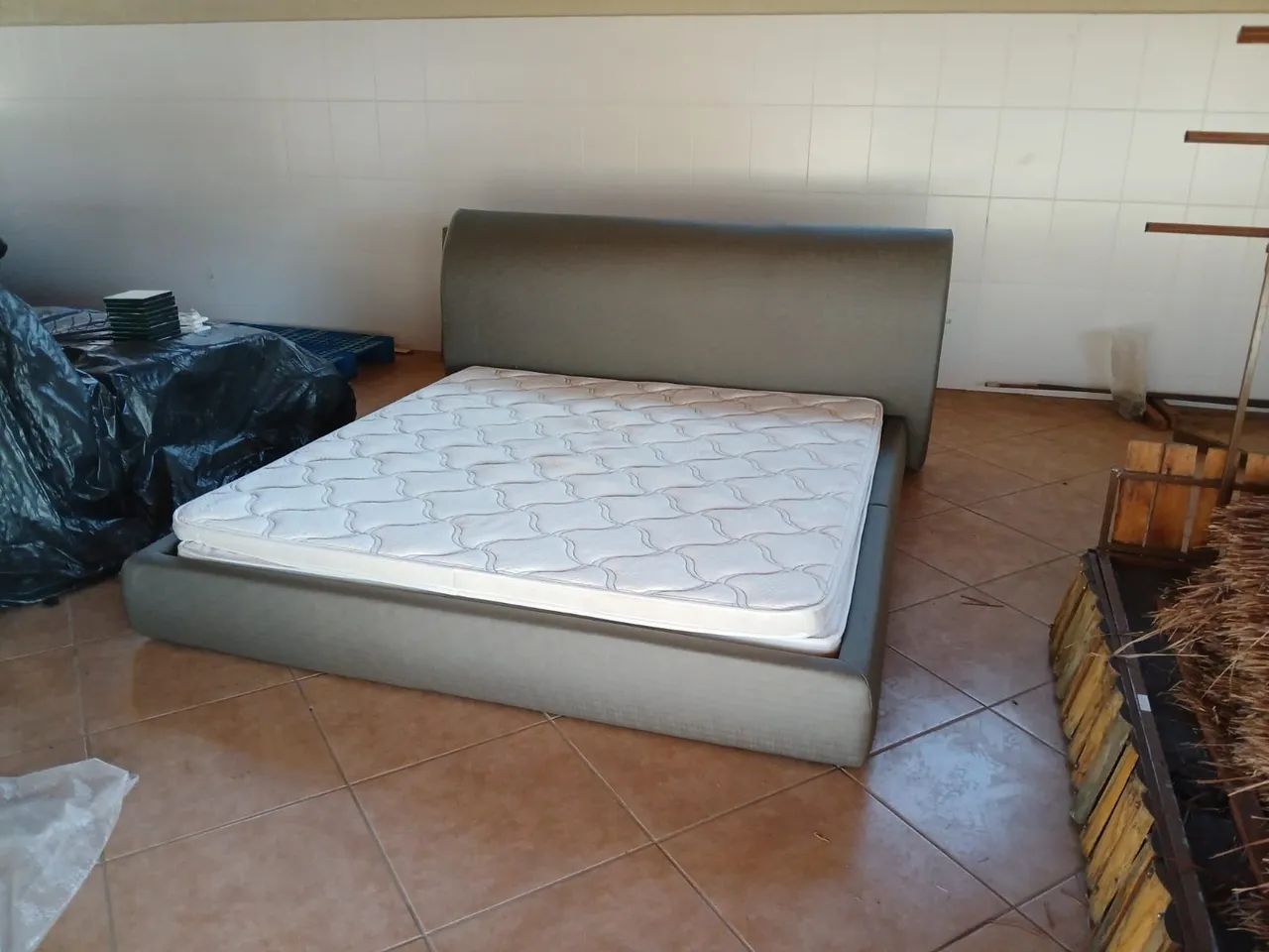 Cama de casal king é ideal pra quem tem pet. - Foto 2