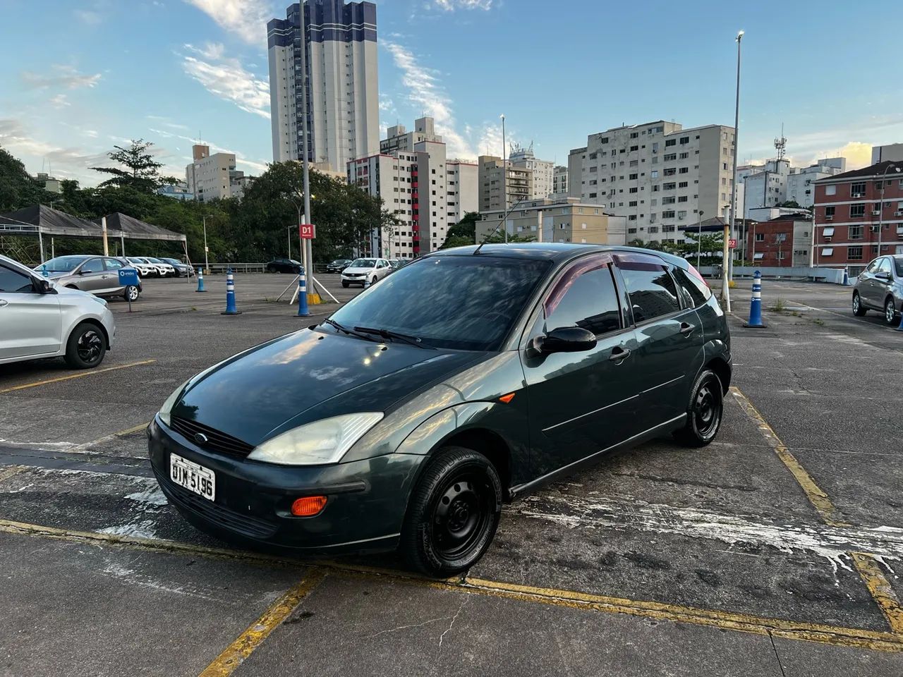 Ford Focus Focus 1.8 16V 5p 2003