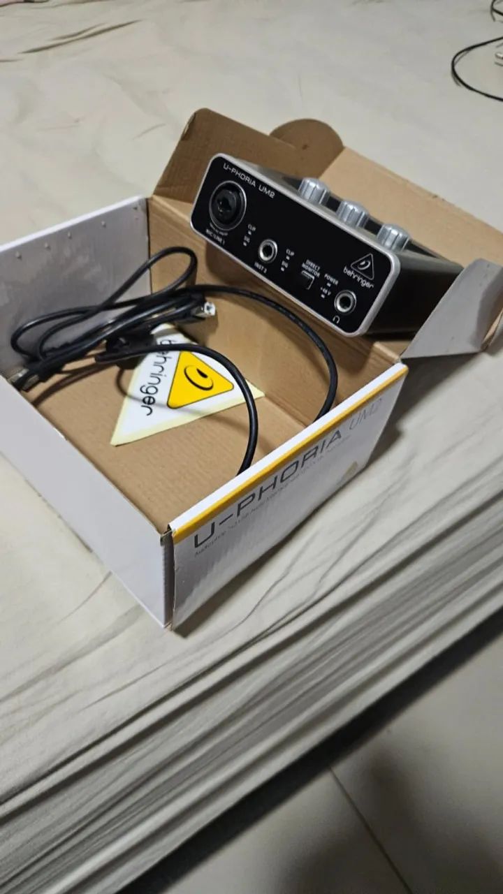 Interface de Audio Behringer U-PHORIA UM2 - Foto 4
