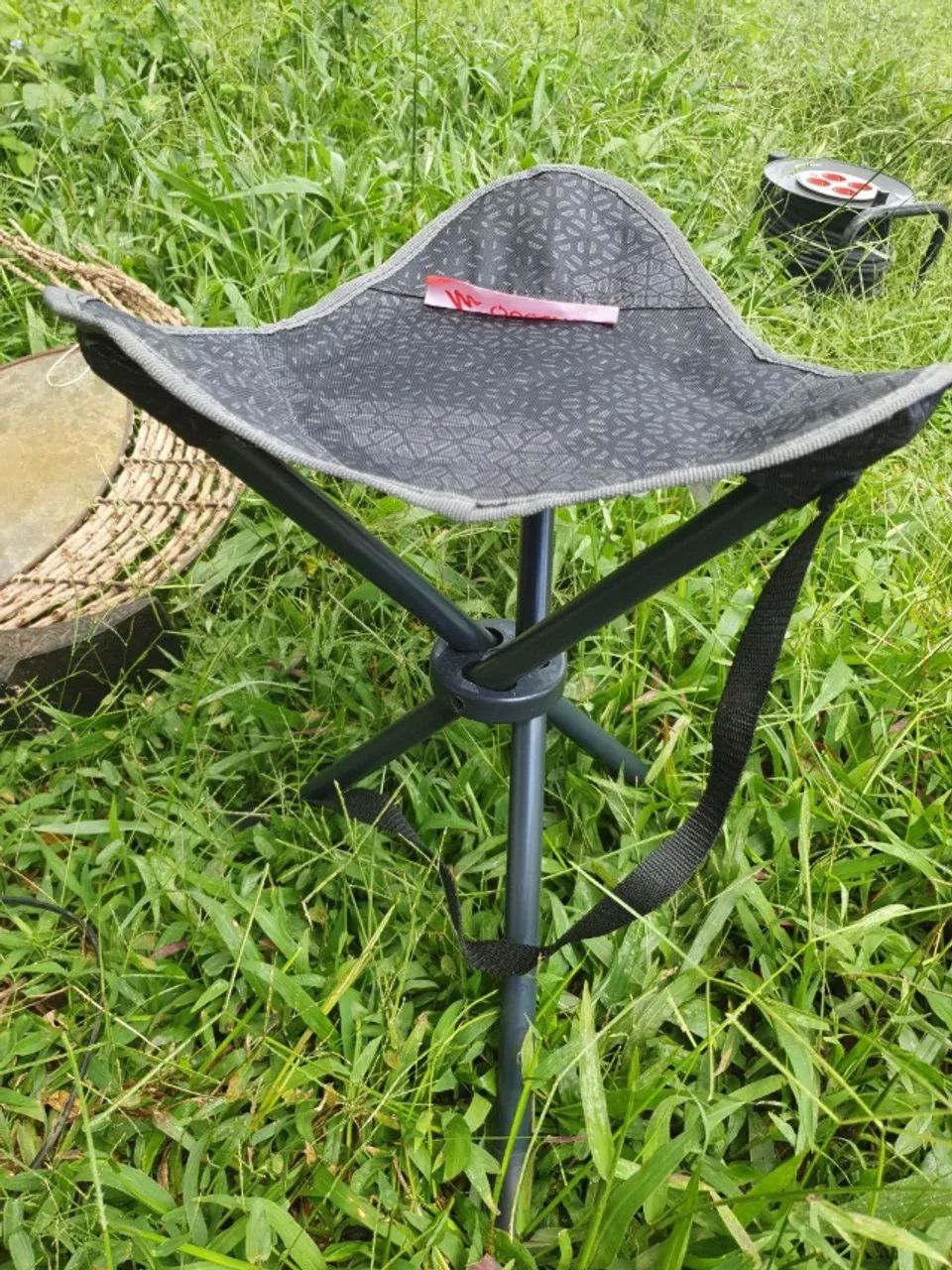 2 Bancos de madeira bonitos, com assento de pele de vaca. - Foto 5