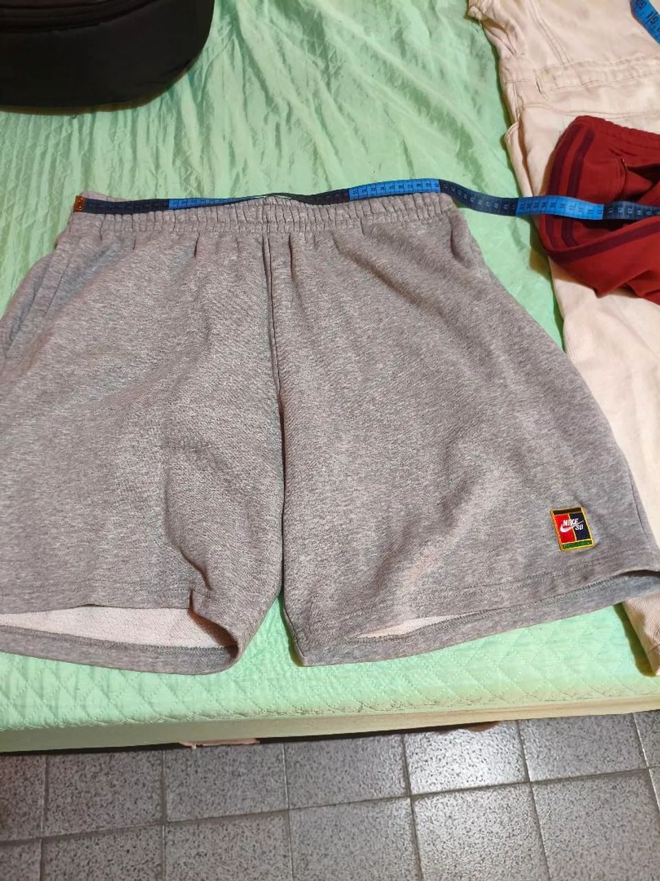 Bermuda moletom nike SB.