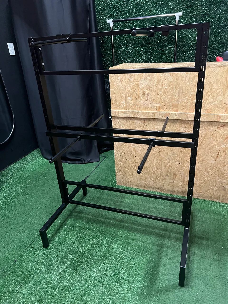 Expositor central para Roupas  - Foto 5