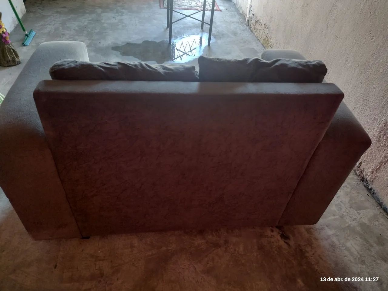 Sofá cinza de dois lugares  - Foto 2