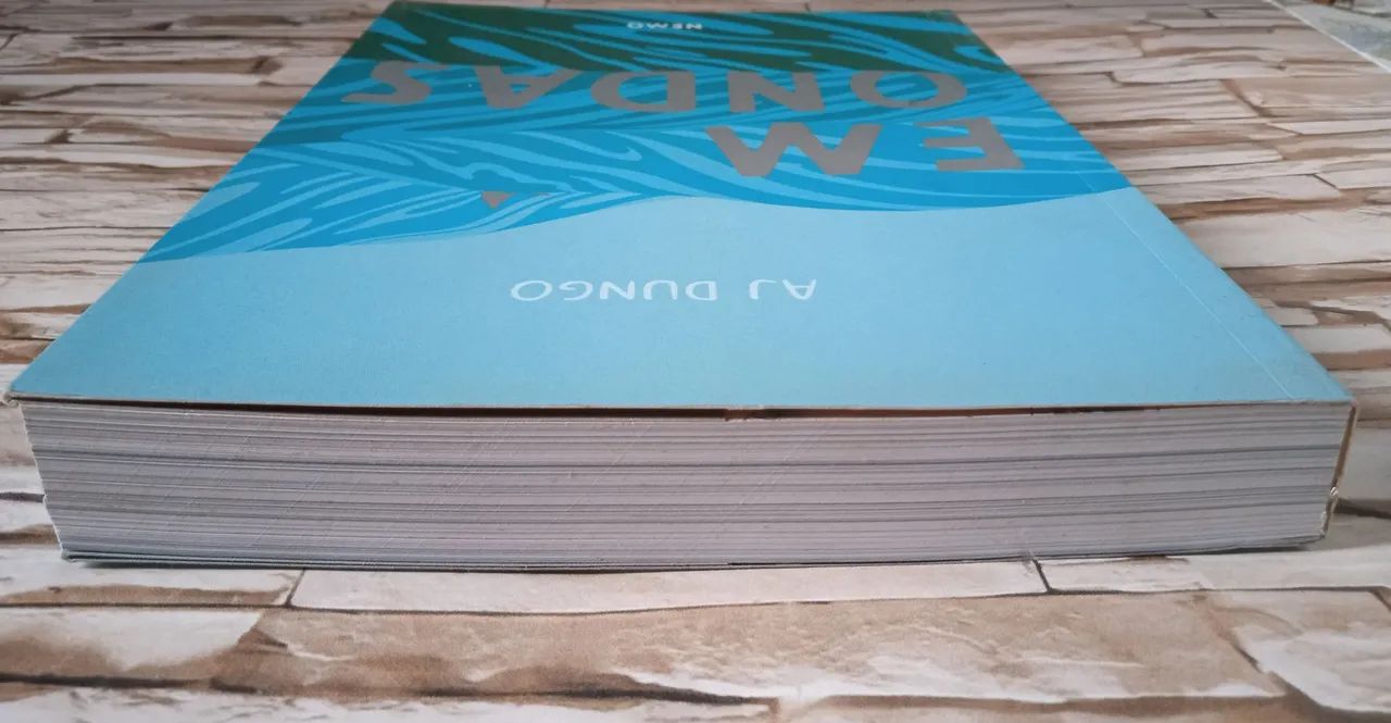 Em Ondas, de AJ Dungo. Editora Nemo. - Foto 3