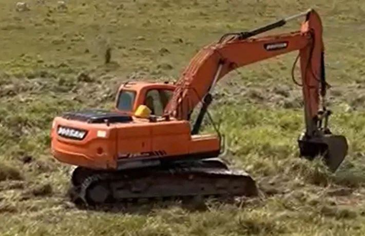 ESCAVADEIRA HIDRÁULICA DOOSAN 225 - Foto 2