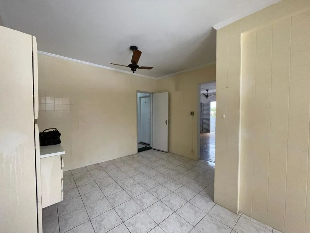 Apartamento de 2 Dormitórios com Sacada no Centro de Peruíbe - Foto 3